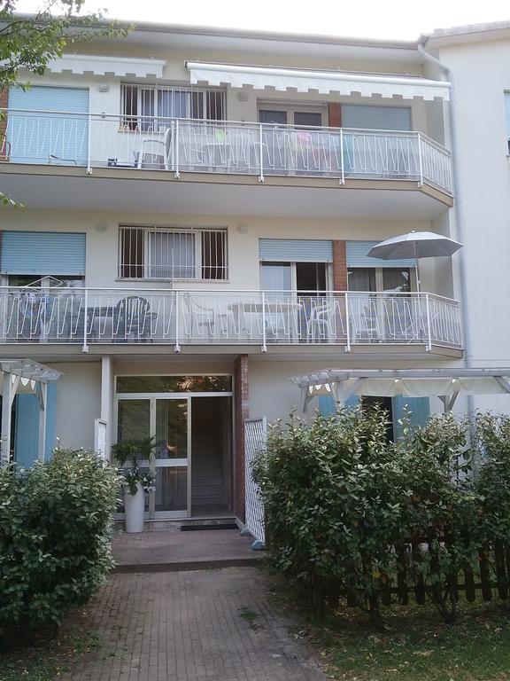 Casa Marialuigia - Appartamenti Solo Per Famiglie Lido di Jesolo Exterior photo