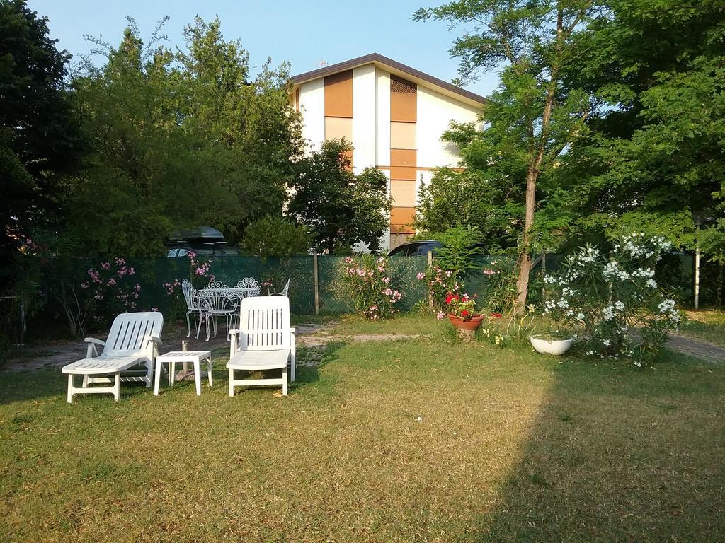 Casa Marialuigia - Appartamenti Solo Per Famiglie Lido di Jesolo Exterior photo